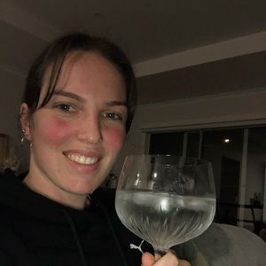 Meet your Posher, Monique